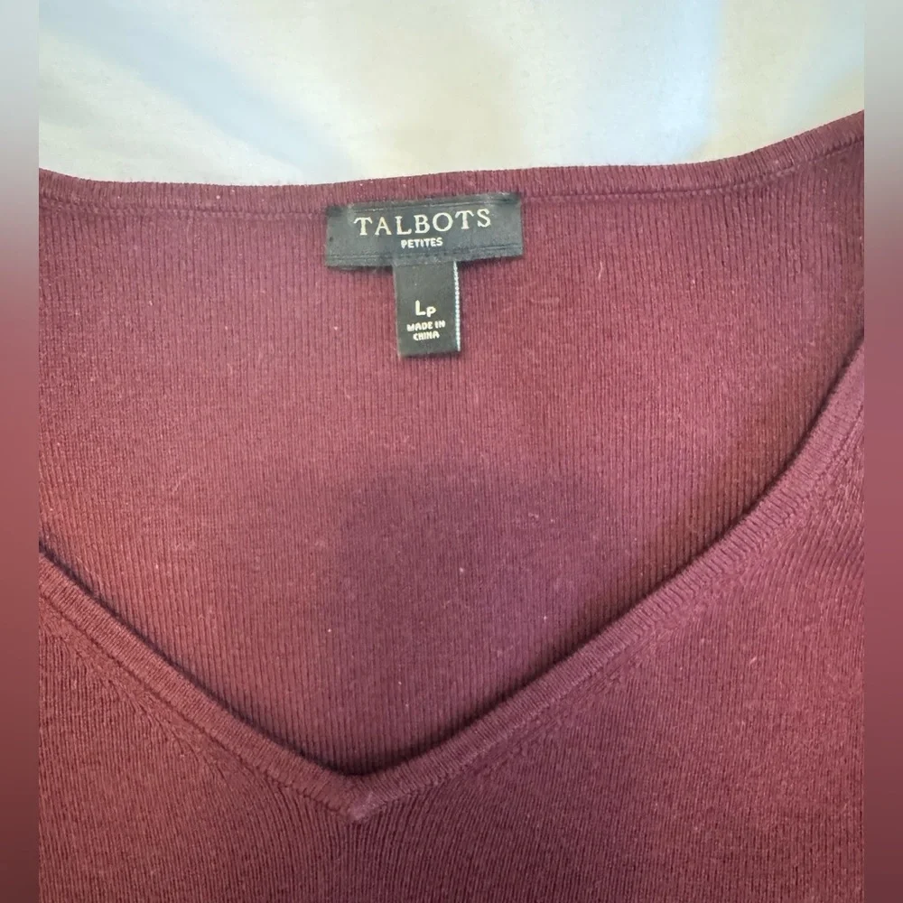 Scalloped V-Neck Top - Burgundy - Picture 3 of 4